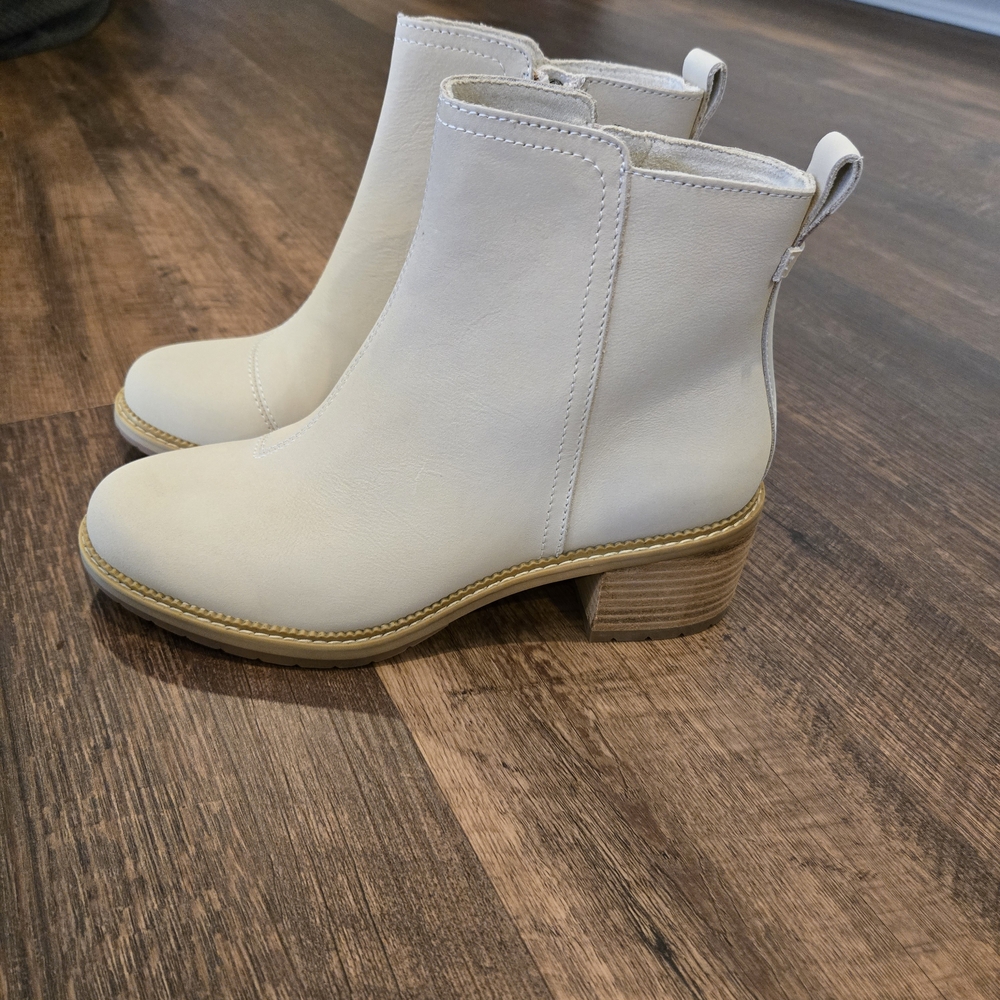 Toms Cream Leather Side Zip Block Heel Ankle Boots - Picture 4 of 7